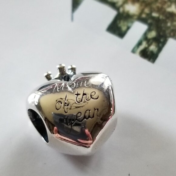 Pandora Mom Of The Year Heart Charm - Picture 3 of 8